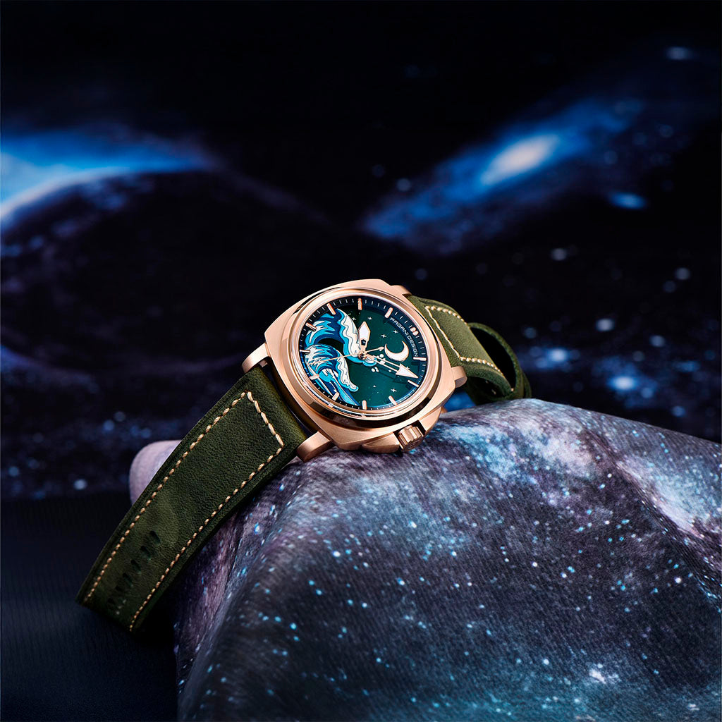 PGN Design Wave Gold Green gold watch - product photo